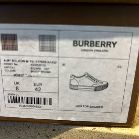 Burberry perfect like new - Picture 1 of 16